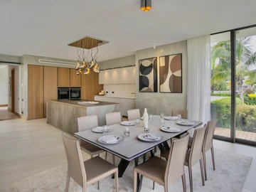5 Bedroom Villa