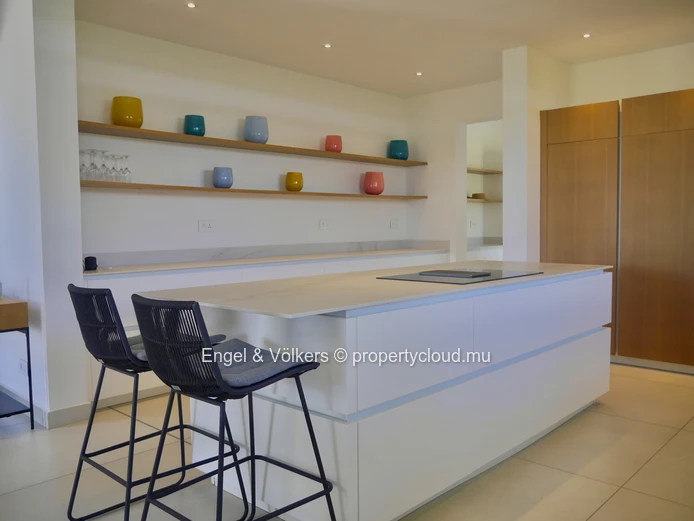Exceptional Villa Bridging Ocean Luxury and Golfside Tranquility