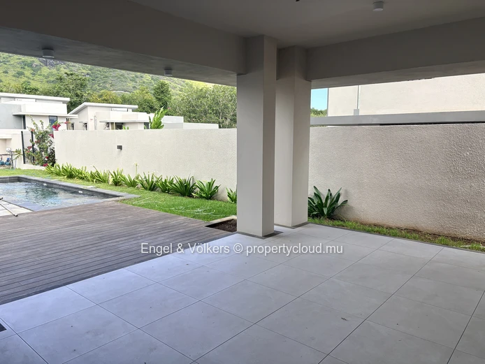 FOR RENT - Unfurnished 4-bedroom villa in Tamarin