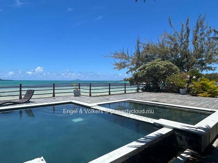 For Rent – Stylish Loft-Style Apartment with Sea Access in Bain Boeuf