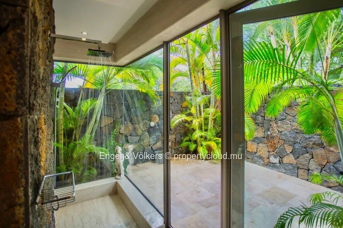 Elegant Tropical Villa at Anahita Golf Resort
