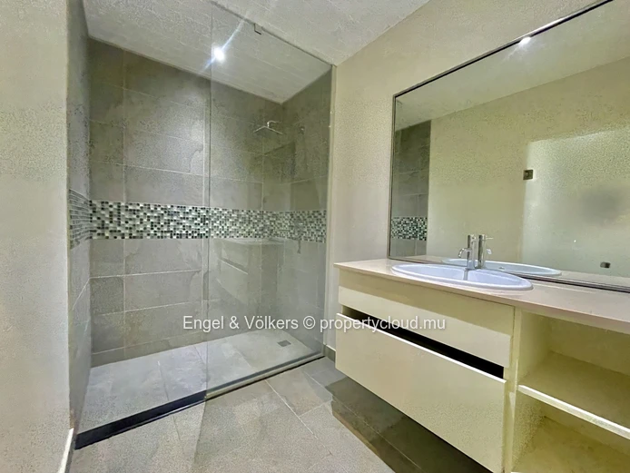 Rare Find in the North - Ocean Views and Beach Access