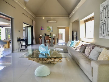 5 Bedroom Villa