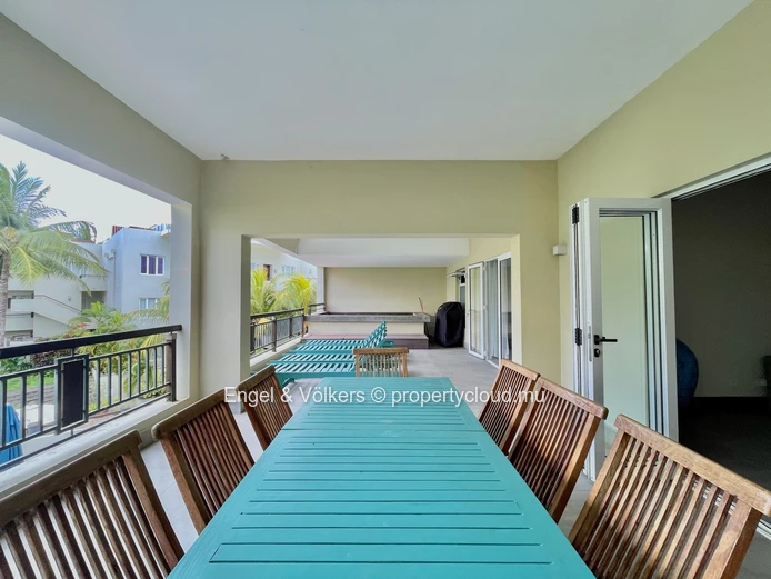 Rare Find in the North - Ocean Views and Beach Access