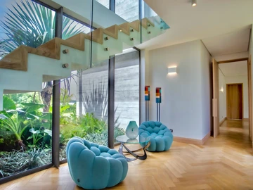 5 Bedroom Villa