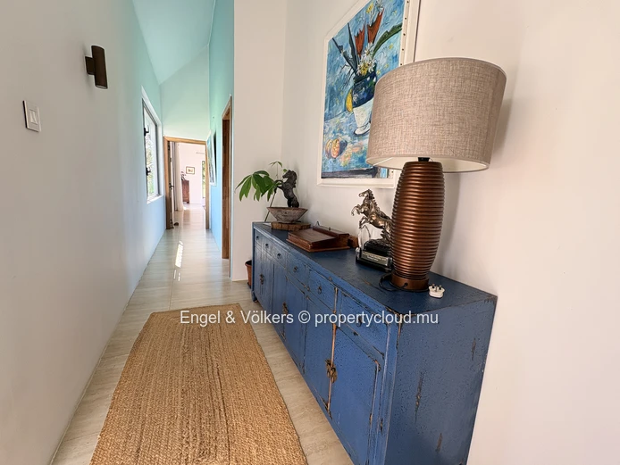 FOR RENT - Contemporary Villa in Tamarin