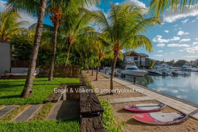 Modern Fully Renovated Duplex for Rent in Black River