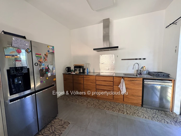 FOR RENT - Architect-designed house in Flic en Flac