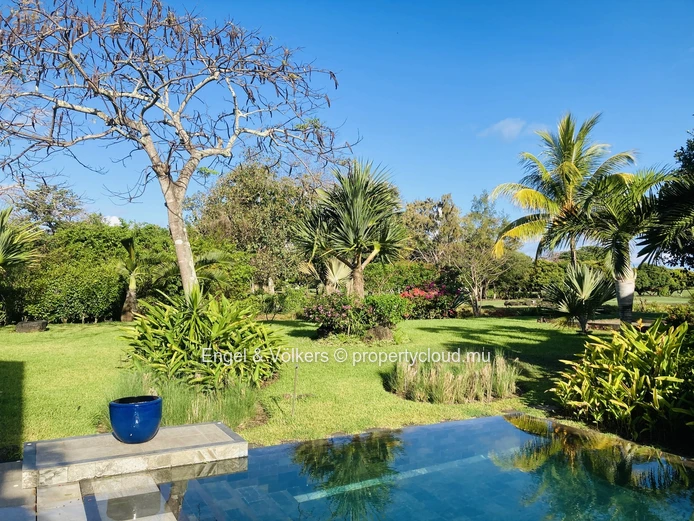 A beautiful home on the fairway