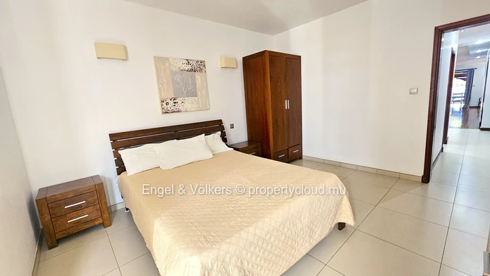 Elegant 3-Bedroom Beachfront Apartment with sea view