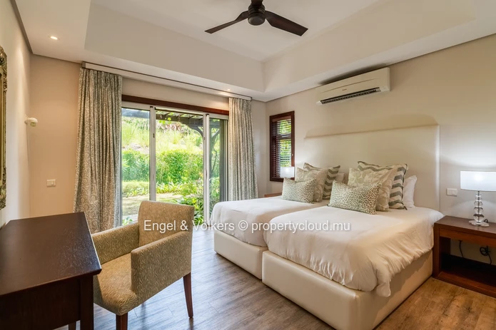 Elegant Residence with Independent Suite and Ocean Views
