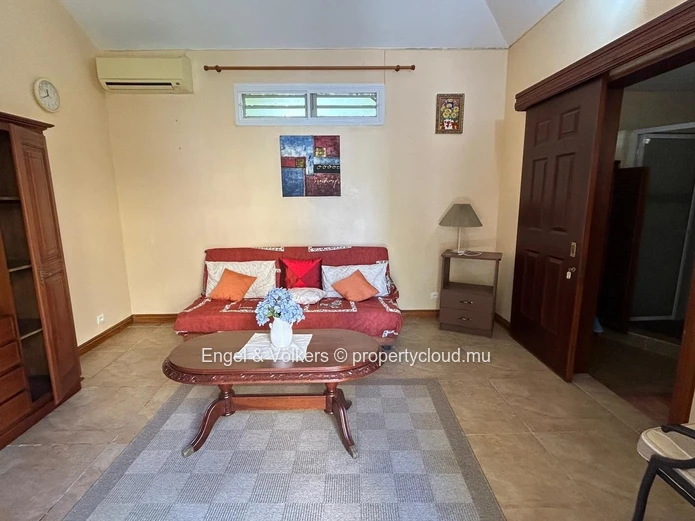 Charming and Spacious 5-Bedroom House for Rent – Large Plot, Private Pool & Peaceful Setting