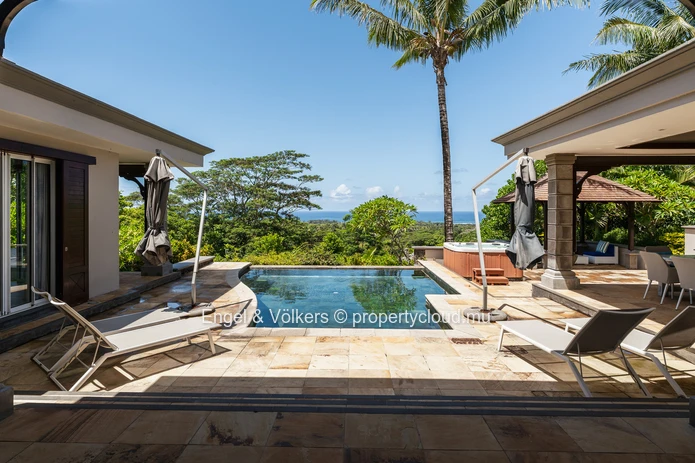 Elegant Residence with Independent Suite and Ocean Views