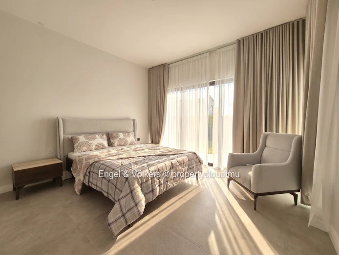 Modern first floor apartment for long term rent