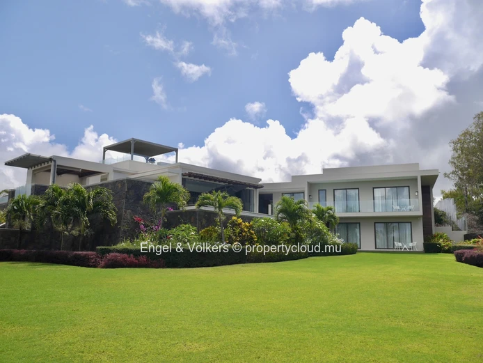 A Modern Masterpiece with Breathtaking Views