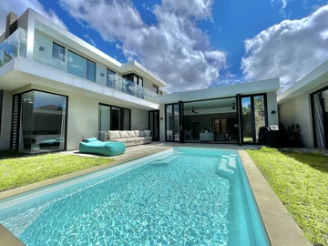 4 Bedroom Villa