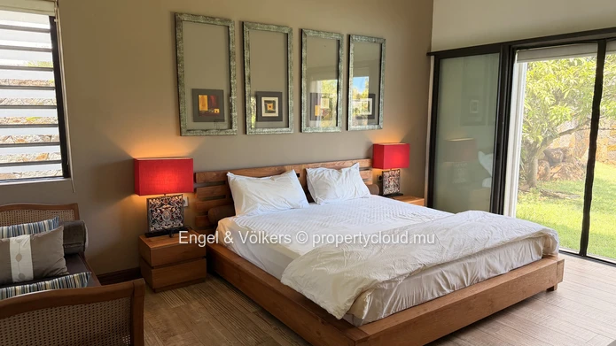 Elegant Villa with Private Pool in Balaclava