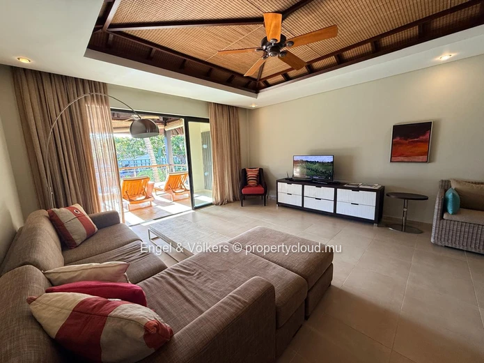 Elegant Lagoon View Apartment at Anahita