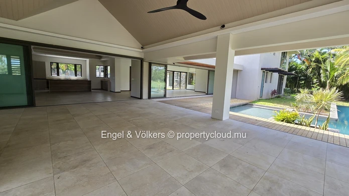 Elegant 4-Bedroom Villa in Anahita Golf & Spa Resort