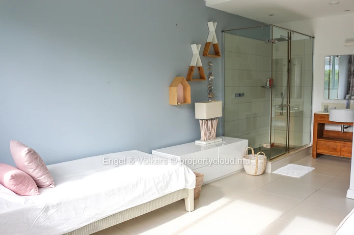 Exquisite Penthouse for Rent on the beautiful West Coast