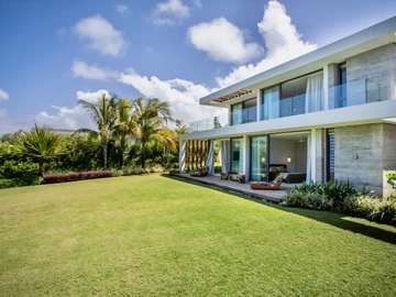 5 Bedroom Villa