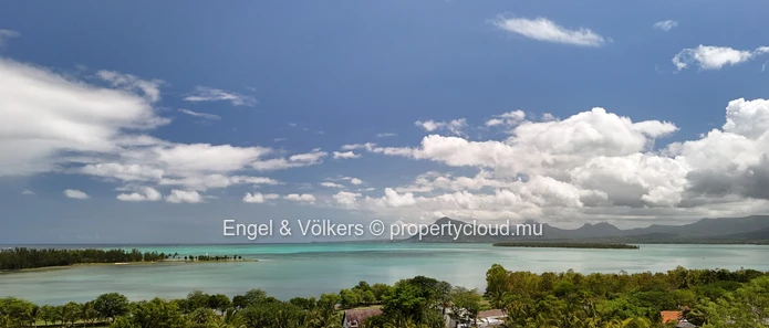 Exceptional Sloped Stand with Panoramic Ocean & Mountain Views