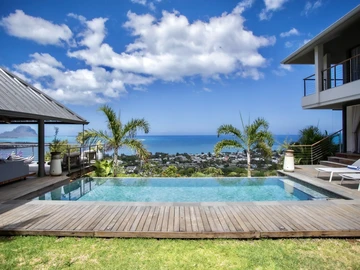 5 Bedroom Villa