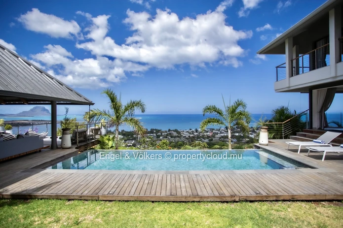 Spectacular Villa with Panoramic Sea and Mountain Views