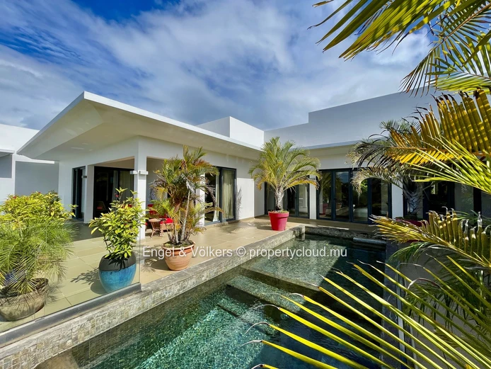 Penthouse Living in the Heart of Azuri’s Seaside Estate