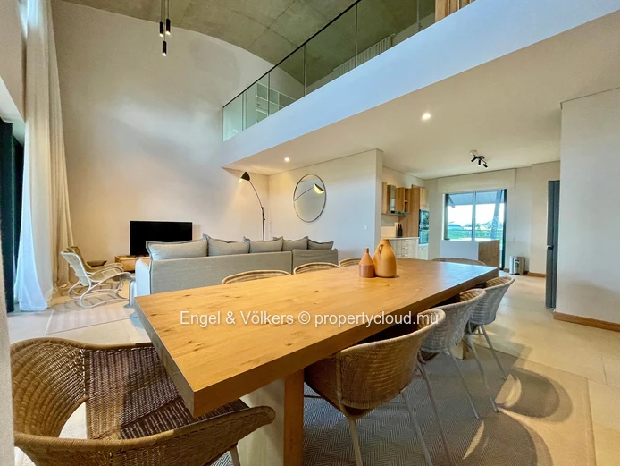 Contemporary Penthouse with Exclusive Lift Access & Mountain Views