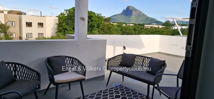 FOR RENT : 3 Bedroom apartment with rooftop in Flic en Flac