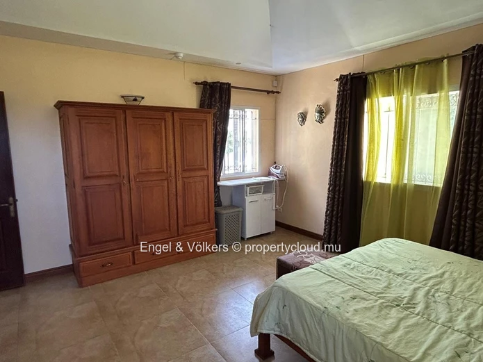 Charming and Spacious 5-Bedroom House for Rent – Large Plot, Private Pool & Peaceful Setting