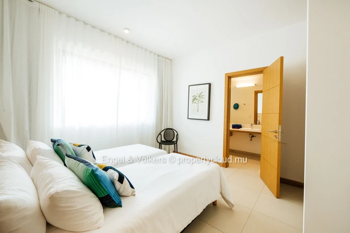 Luxury ground floor apartment Near the Beach