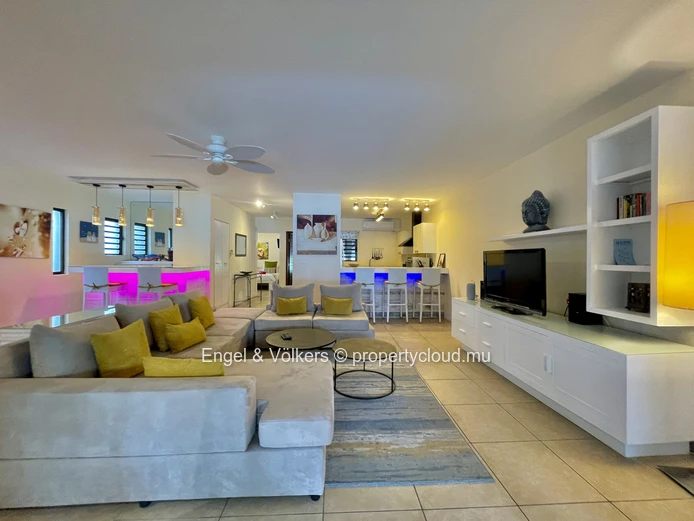 Rare Beachfront Penthouse for RENT