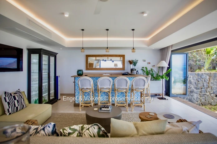 Spectacular Villa with Panoramic Sea and Mountain Views