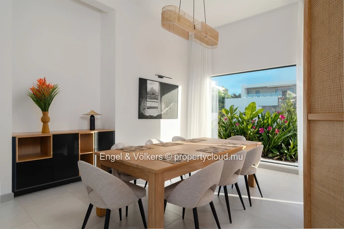 Spacious Golf Estate Villa with 4th Bedroom Expansion Possibility – Anahita, Mauritius