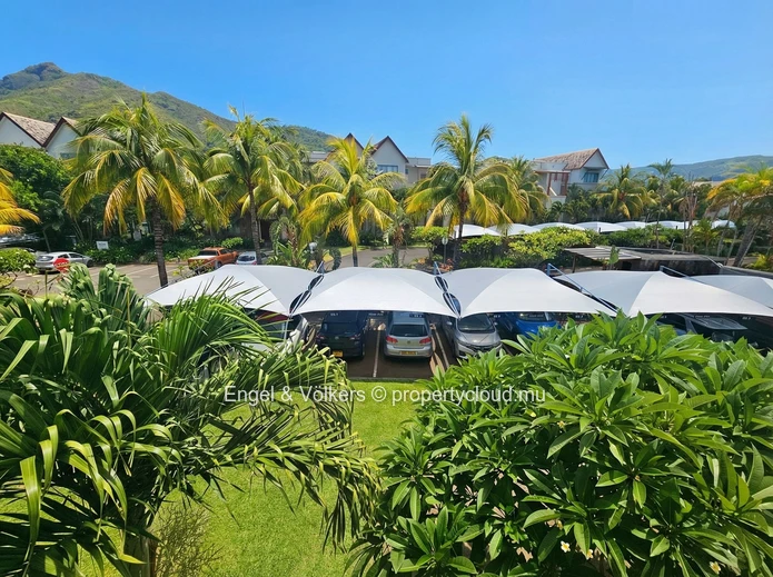 Elegant 3-Bedroom Waterfront Apartment with Scenic views