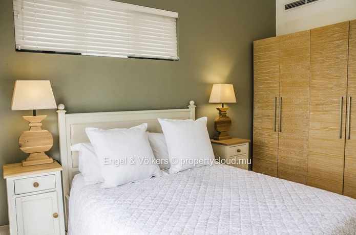 3-Bedroom Marina-Front Duplex with Splash Pool & Mountain views