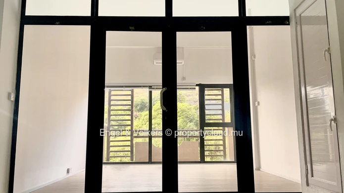 Bright Open-Plan Office with Mountain Views for Rent