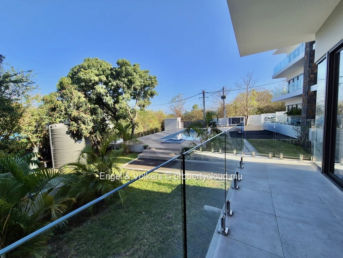 Modern Ground-Floor Apartment in the Heart of Tamarin
