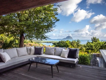 5 Bedroom Villa