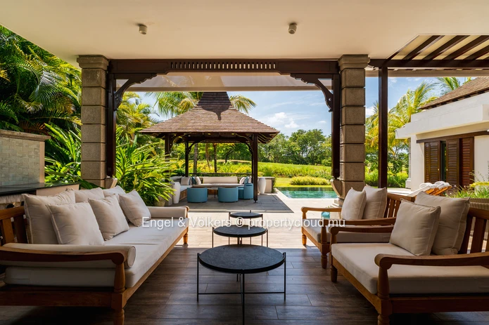 Contemporary Fairway Villa with Refined Outdoor Living