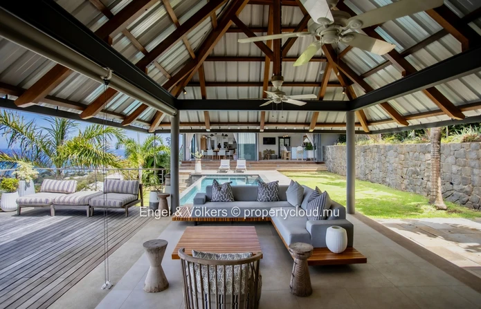 Spectacular Villa with Panoramic Sea and Mountain Views