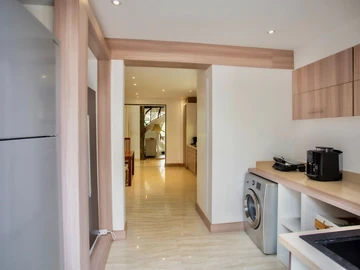 8 Bedroom Villa