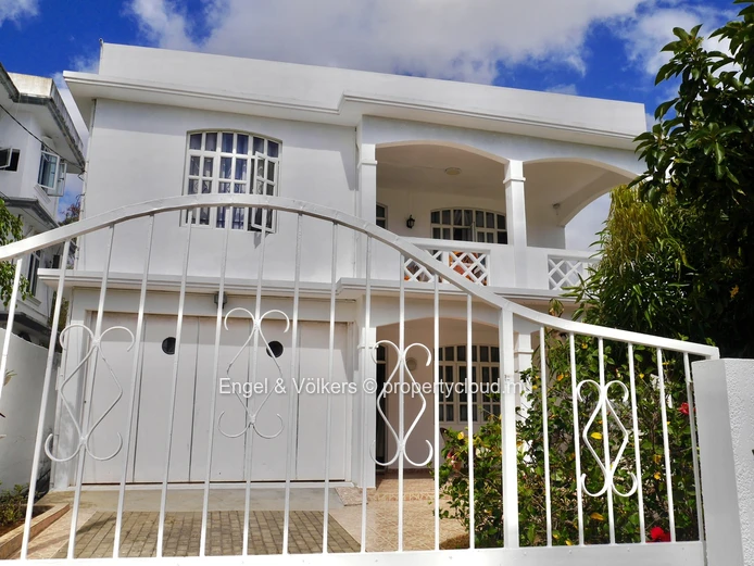 Spacious 5-Bedroom House for Sale in Grand Baie