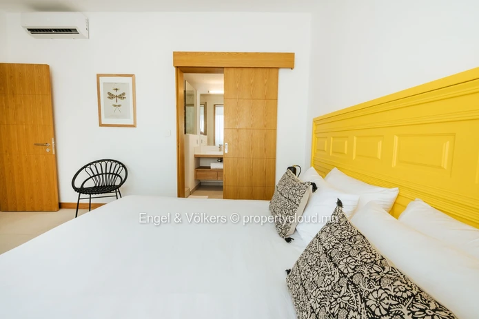 Luxury ground floor apartment Near the Beach