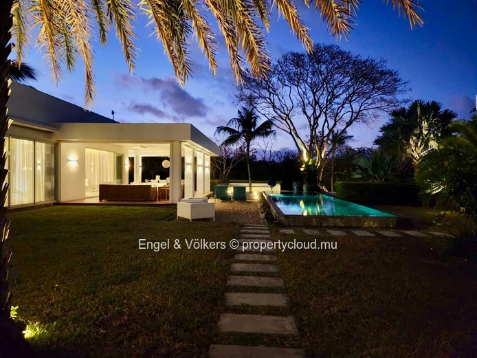 Exceptional and Spacious Villa in Forêt Daruty