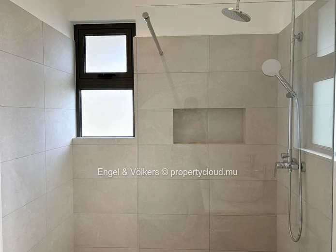 FOR RENT - Unfurnished 4-bedroom villa in Tamarin
