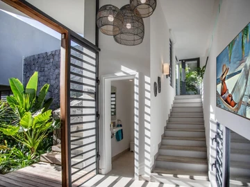 5 Bedroom Villa