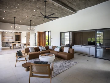 4 Bedroom Villa